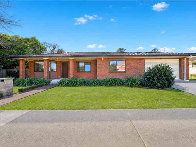 1/59 Youngs Road, Papakura