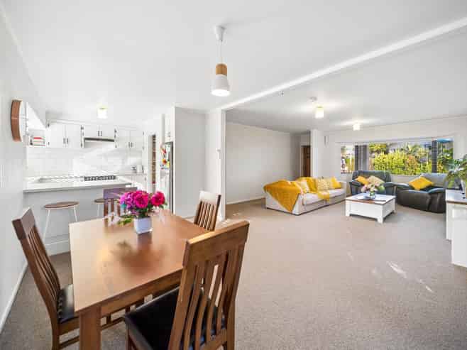 1/59 Youngs Road, Papakura