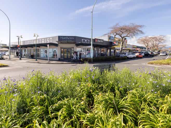 Prime corner investment with national tenants