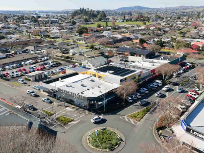 Prime corner investment with national tenants