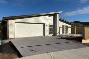41 Crompton Avenue, Churton Park