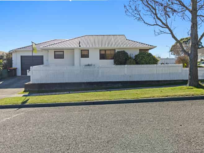 12 Solway Drive, Witherlea