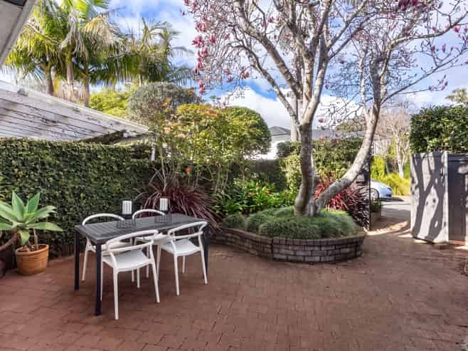 4/1 Saratoga Avenue, Herne Bay