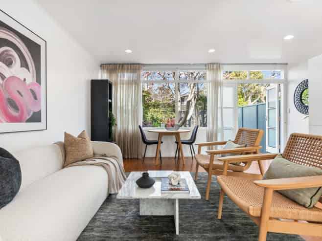4/1 Saratoga Avenue, Herne Bay