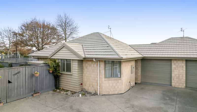 22A Bayliss Close, Northwood