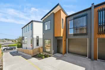 2C Rangitoto Terrace, Milford