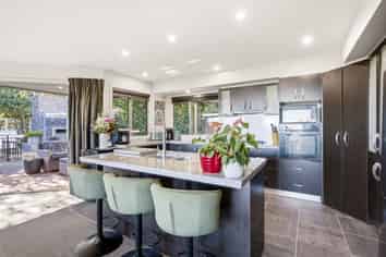 91 Hill View Drive, Acacia Bay