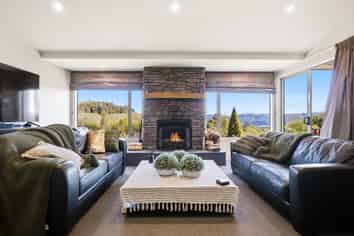 91 Hill View Drive, Acacia Bay