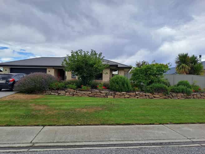 6 Elizabeth Place, Clyde