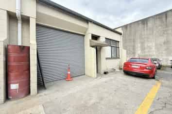 Compact Wiri Industrial Unit | 85 m2