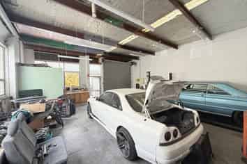 Compact Wiri Industrial Unit | 85 m2