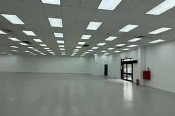 High Profile Prime Retail Space, Ample Car Parking