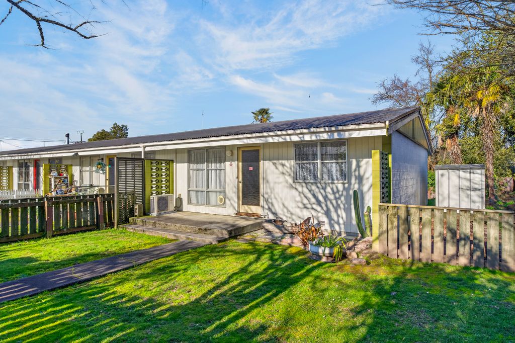 Easy-Care, First Home or Investment Option! 2