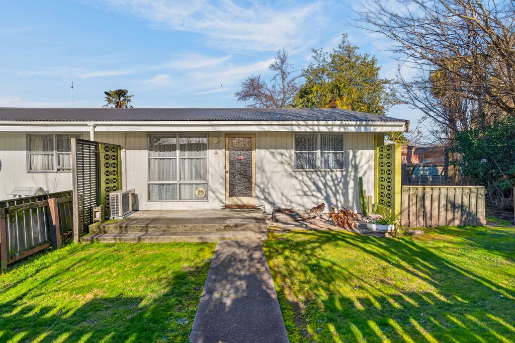 Easy-Care, First Home or Investment Option! 1