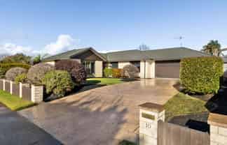 10 Cairns Crescent, Rototuna