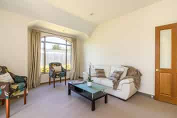 12 Beckford Road, Saint Martins
