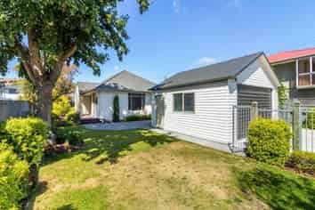 12 Beckford Road, Saint Martins