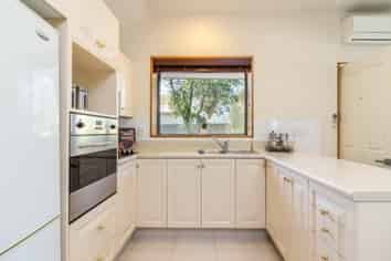 12 Beckford Road, Saint Martins