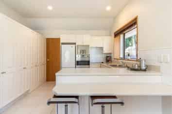 12 Beckford Road, Saint Martins