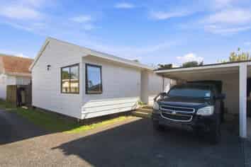2/29 Cleek Road, Mangere East