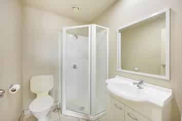 5k/10 Crown Lynn Place, New Lynn