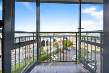 5k/10 Crown Lynn Place, New Lynn