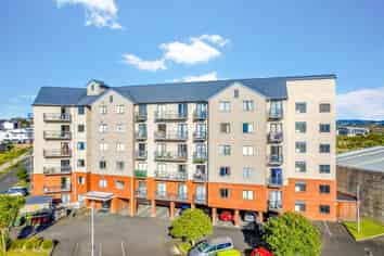 5k/10 Crown Lynn Place, New Lynn