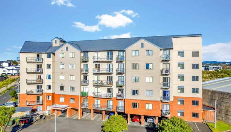 5k/10 Crown Lynn Place, New Lynn