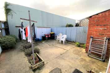 12 Howe Street , North Dunedin