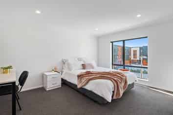 159 Unsworth Drive, Rosedale