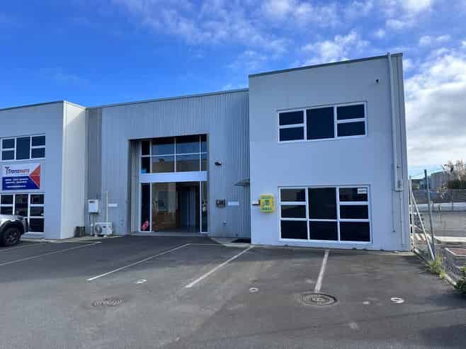 High Spec Commercial Unit