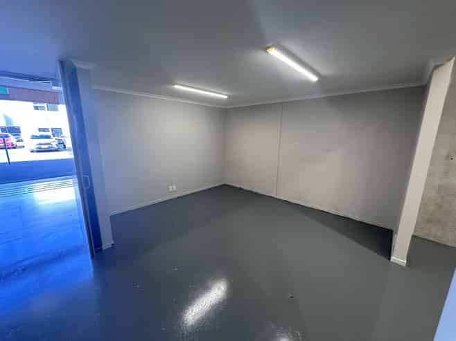 High Spec Commercial Unit