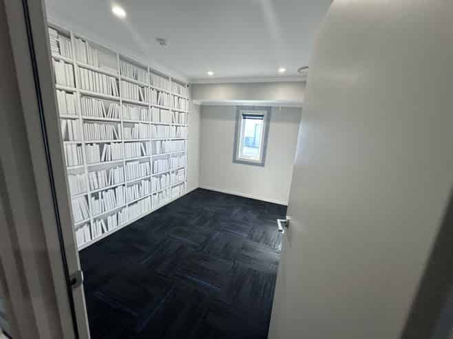 High Spec Commercial Unit