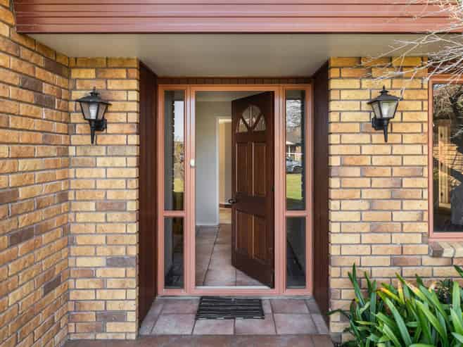 16 Knightsbridge Place, Taradale