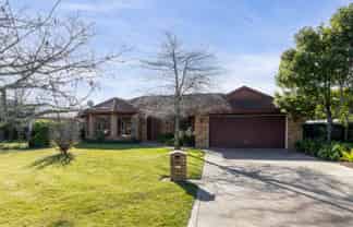 16 Knightsbridge Place, Taradale