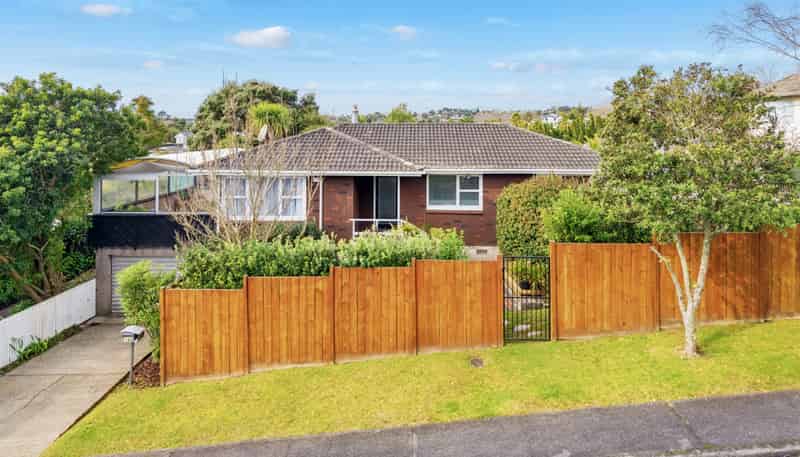 16 Roick Parade, Glen Eden