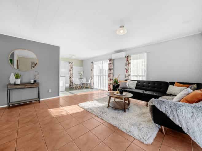 9 Chibnall Place, Conifer Grove