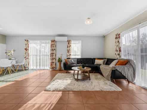 9 Chibnall Place, Conifer Grove