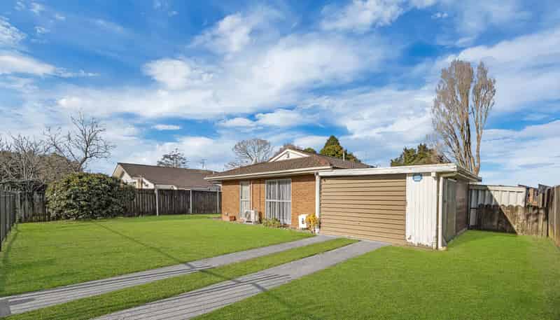 9 Chibnall Place, Conifer Grove