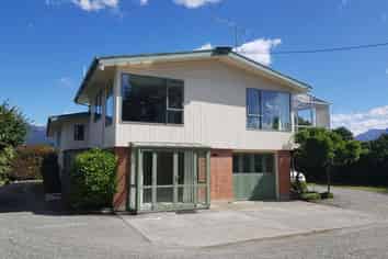21 Fergus Square, Te Anau