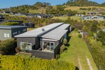 33 Navigation Drive, Cooks Beach