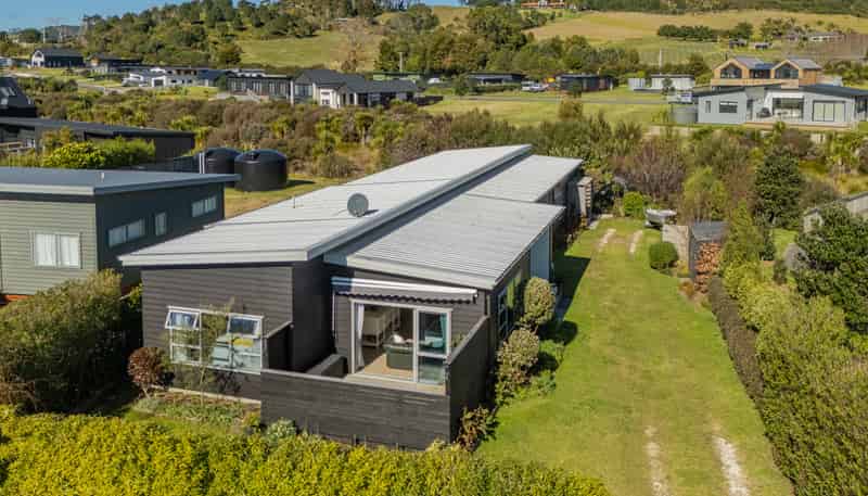 33 Navigation Drive, Cooks Beach