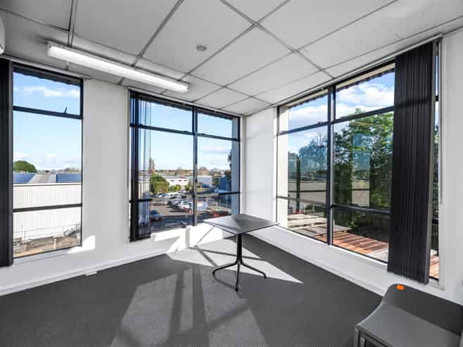 Mt Wellington Industrial with Vacant Possession