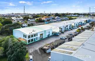 Mt Wellington Industrial with Vacant Possession