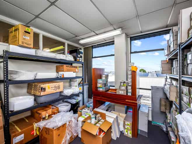 CBRE | 603sqm Mt Wellington Gem