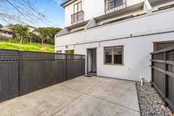 9/27 Rossmay Terrace, Mount Eden