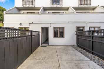 9/27 Rossmay Terrace, Mount Eden