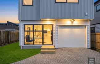 2/113 Porchester Road, Papakura