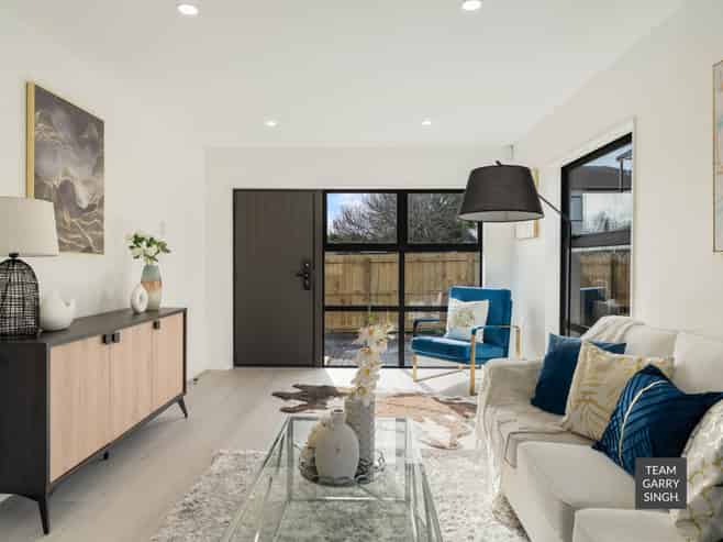 2/113 Porchester Road, Papakura