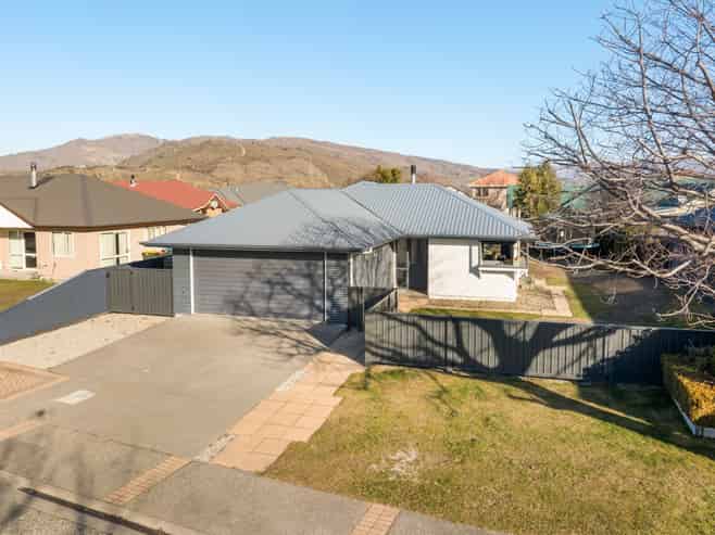 4 Fenwick Crescent, Cromwell